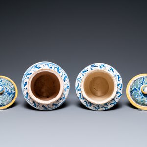 A pair of polychrome Italian maiolica covered albarelli with 'a trofei' design, Casteldurante, dated 1576 — photo 5