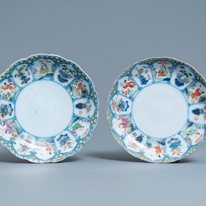 A pair of polychrome petit feu and gilded Dutch Delft famille verte-style chinoiserie plates, 1st quarter 18th C. — photo 1