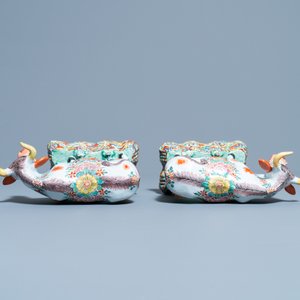 A pair of polychrome petit feu and gilded Dutch Delft models of cows, 1st half 18th C. — 照片 7