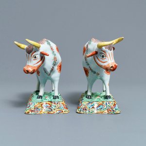 A pair of polychrome petit feu and gilded Dutch Delft models of cows, 1st half 18th C. — 照片 3