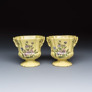 A pair of polychrome yellow-ground Dutch Delft jardinières with floral design — photo 2