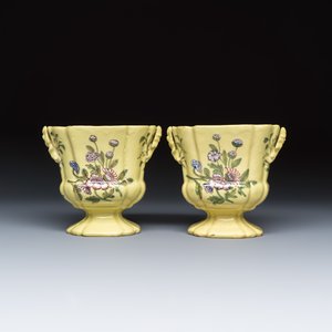 A pair of polychrome yellow-ground Dutch Delft jardinières with floral design — photo 3