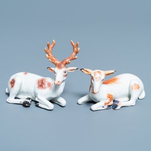 A pair of porcelain models of deer, probably Chelsea, England, 18th C. — 照片 1