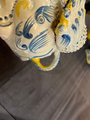 A pair of Portuguese polychrome faience sculptures of lions, 17/18th C. — 照片 4