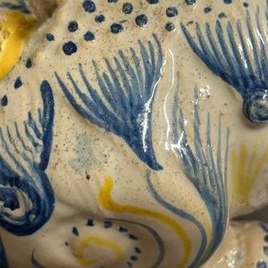 A pair of Portuguese polychrome faience sculptures of lions, 17/18th C. — 照片 16