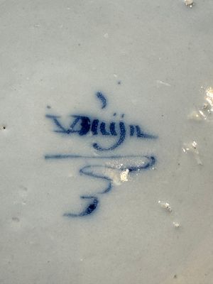 A pair of rare blue and white Dutch Delft 'Shoemaker' plates, 18th C. — photo 12