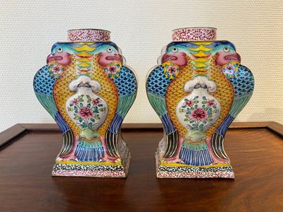 A pair of rare Chinese Canton enamel 'double eagle' vases, Yongzheng — photo 3
