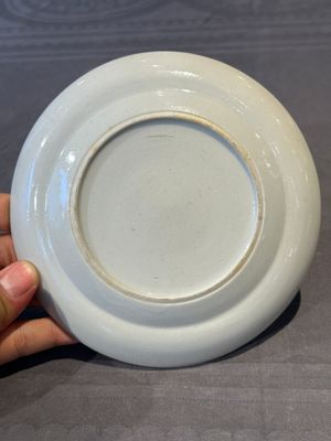 A pair of rare Chinese Canton famille rose armorial plates with the arms of Wight, ca. 1810 — photo 17