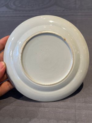 A pair of rare Chinese Canton famille rose armorial plates with the arms of Wight, ca. 1810 — photo 8