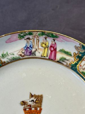 A pair of rare Chinese Canton famille rose armorial plates with the arms of Wight, ca. 1810 — photo 6