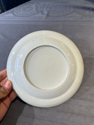 A pair of rare Chinese Canton famille rose armorial plates with the arms of Wight, ca. 1810 — photo 10
