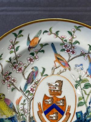 A pair of rare Chinese Canton famille rose armorial soup plates with the arms of Wight, ca. 1810 — 照片 21