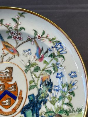 A pair of rare Chinese Canton famille rose armorial soup plates with the arms of Wight, ca. 1810 — 照片 22