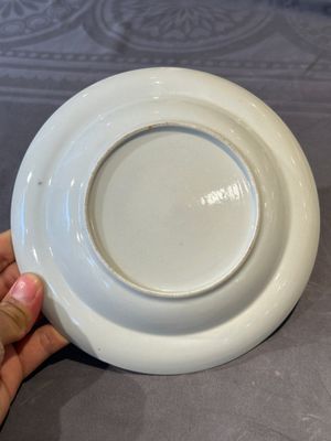 A pair of rare Chinese Canton famille rose armorial soup plates with the arms of Wight, ca. 1810 — 照片 26