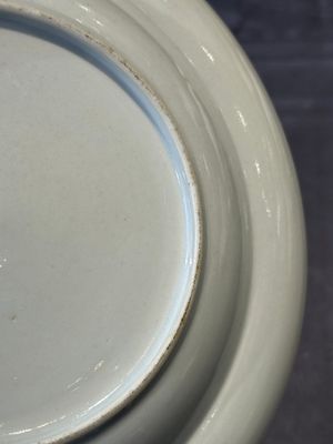 A pair of rare Chinese Canton famille rose armorial soup plates with the arms of Wight, ca. 1810 — 照片 28