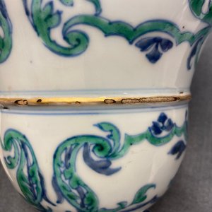 A pair of rare Chinese export porcelain urns and covers, Qianlong — 照片 27