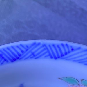 A pair of rare Chinese famille noire cups and saucers, Kangxi — 照片 14