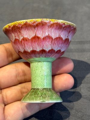 A pair of rare Chinese famille rose lotus-shaped stem cups, Yongzheng — photo 12
