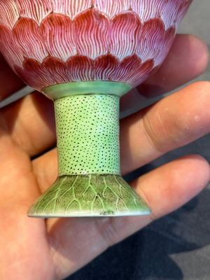 A pair of rare Chinese famille rose lotus-shaped stem cups, Yongzheng — photo 14