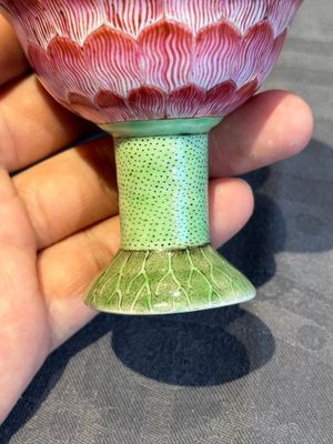A pair of rare Chinese famille rose lotus-shaped stem cups, Yongzheng — photo 16