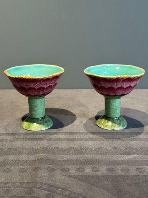 A pair of rare Chinese famille rose lotus-shaped stem cups, Yongzheng — photo 3