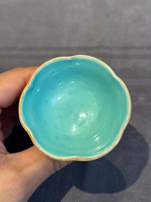 A pair of rare Chinese famille rose lotus-shaped stem cups, Yongzheng — photo 4