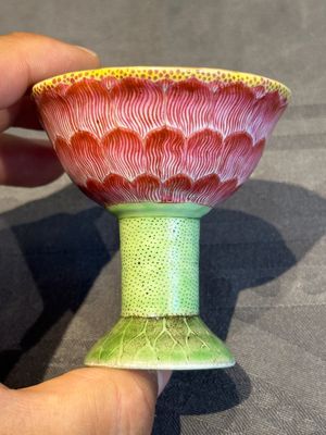 A pair of rare Chinese famille rose lotus-shaped stem cups, Yongzheng — photo 6