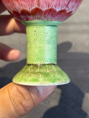 A pair of rare Chinese famille rose lotus-shaped stem cups, Yongzheng — photo 8