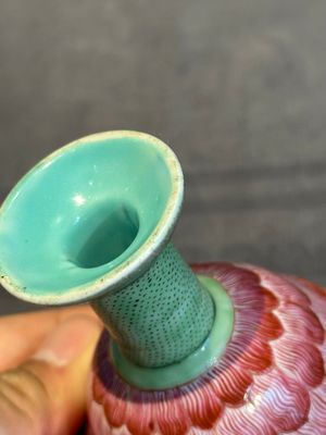 A pair of rare Chinese famille rose lotus-shaped stem cups, Yongzheng — photo 10