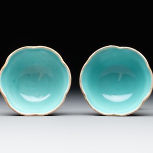 A pair of rare Chinese famille rose lotus-shaped stem cups, Yongzheng — photo 4