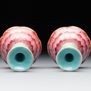 A pair of rare Chinese famille rose lotus-shaped stem cups, Yongzheng — photo 5