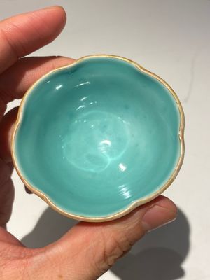 A pair of rare Chinese famille rose lotus-shaped stem cups, Yongzheng — 照片 8