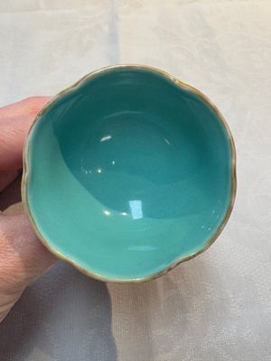 A pair of rare Chinese famille rose lotus-shaped stem cups, Yongzheng — foto 5
