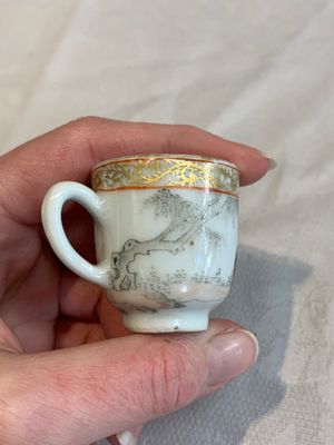 A pair of rare Chinese gilt-decorated grisaille and iron-red miniature 'horse' cups, Yongzheng/Qianlong — photo 8
