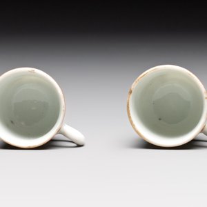 A pair of rare Chinese gilt-decorated grisaille and iron-red miniature 'horse' cups, Yongzheng/Qianlong — photo 5