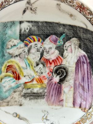 A pair of rare Chinese rose-grisaille cups and saucers after 'Actors of the Comédie-Française' by Watteau, Yongzheng/Qianlong — photo 2