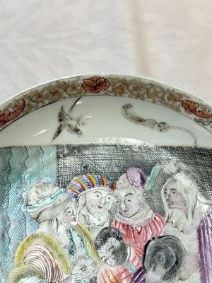 A pair of rare Chinese rose-grisaille cups and saucers after 'Actors of the Comédie-Française' by Watteau, Yongzheng/Qianlong — photo 10