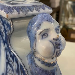 A pair of rare Dutch Delft blue and white candlestick bases, late 17th C. — photo 16
