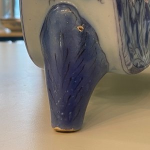A pair of rare Dutch Delft blue and white candlestick bases, late 17th C. — photo 18