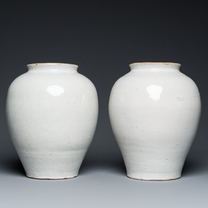 A pair of rare Dutch Delft blue and white 'maritime subject' tobacco jars with brass covers, 18th C. — 照片 4