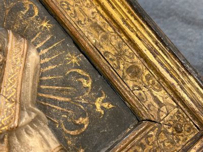 A pair of rare rhombus-shaped Malines alabaster portrait carvings, signed Tobias Tissenaken, end of the 16th C. — photo 17