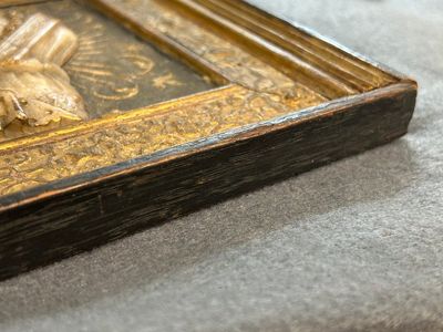 A pair of rare rhombus-shaped Malines alabaster portrait carvings, signed Tobias Tissenaken, end of the 16th C. — photo 24