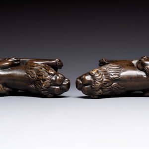 A pair of reclining bronze lions, probably Dinant, 16th C. — 照片 6