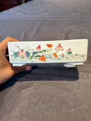 A pair of rectangular Chinese famille rose jardinieres with floral design, Republic — photo 14