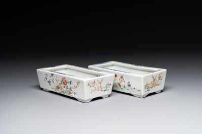A pair of rectangular Chinese famille rose jardinieres with floral design, Republic