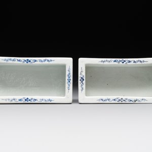 A pair of rectangular Chinese famille rose jardinieres with floral design, Republic — photo 6