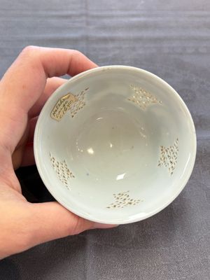 A pair of reticulated Chinese blue and white 'Hatcher Cargo' shipwreck bowls, Transitional period — photo 6