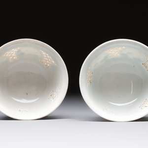 A pair of reticulated Chinese blue and white 'Hatcher Cargo' shipwreck bowls, Transitional period — photo 6