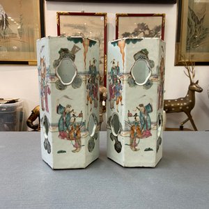 A pair of reticulated Chinese famille rose hat stands, 19th C. — photo 8