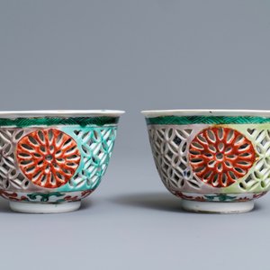 A pair of reticulated double-walled Chinese famille verte cups, Kangxi — 照片 4